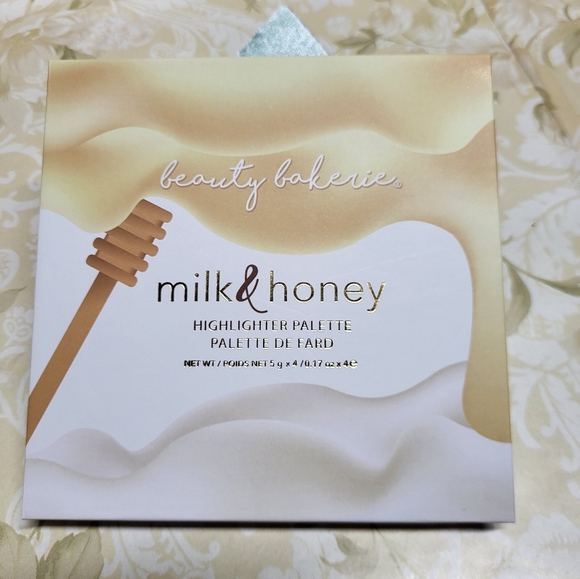 Beauty Bakerie Milk & Honey Highlighter Palette - Picture 4 of 10